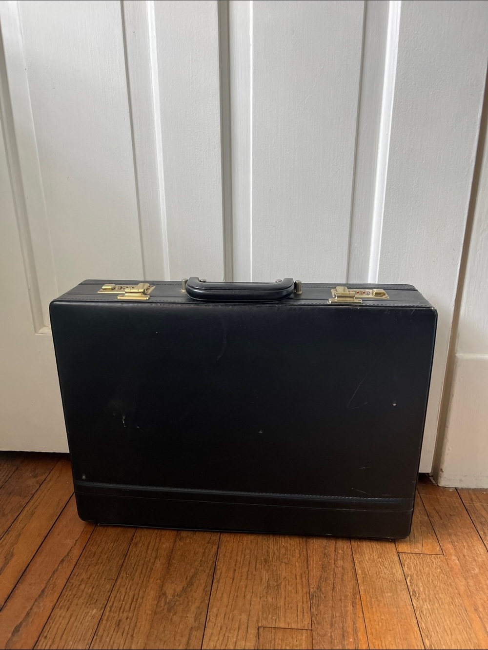 VTG Classic Black Hard-Shell Leather Briefcase with Gold Hardware